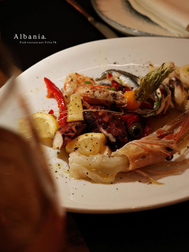 Albania 🇦🇱 Seafood paradise for just £25/ppl
