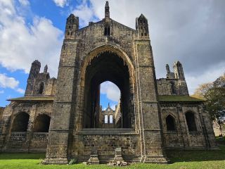 🍂 Kirkstall Abbey – Fall Colors Around the Ruins 🍂