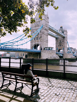 ✨ Tower Bridge: A must-see when visiting England! 🇬🇧💙
Another unforgettable moment at Tower Bridge, a classic landmark of London 🌉✨
Just standing by the Thames River, I felt like… “This is London!” 🥰
The bridge is beautiful, especially when you see the twin Gothic towers against the river and the city view. Almost every angle is perfect for photos.
Tower Bridge has been in use since 1894 and is still in operation today. Importantly, the bridge can be raised to allow large ships to pass through 🚢
If you have time, I recommend buying a ticket to go inside. There are High-Level Walkways at the top offering panoramic views of London, and a glass floor for a thrilling view of the city below 😆 There's also a Victorian-style engine room to see. (Tower Bridge)
📸 My favorite spot:
Standing by the river and capturing a full view of Tower Bridge with the Thames – it’s the kind of picture that makes you feel like “I’m really in England!” 🇬🇧❤️
If you’re visiting London, don’t forget to capture this moment here!
Tower Bridge is more than just a bridge. But it's one of the most iconic images of London! ✨
#tripmoment #towerbridge #london #travelengland #travellondon #londontrip #englandtrip #travelabroad #towerbridge #uktravel