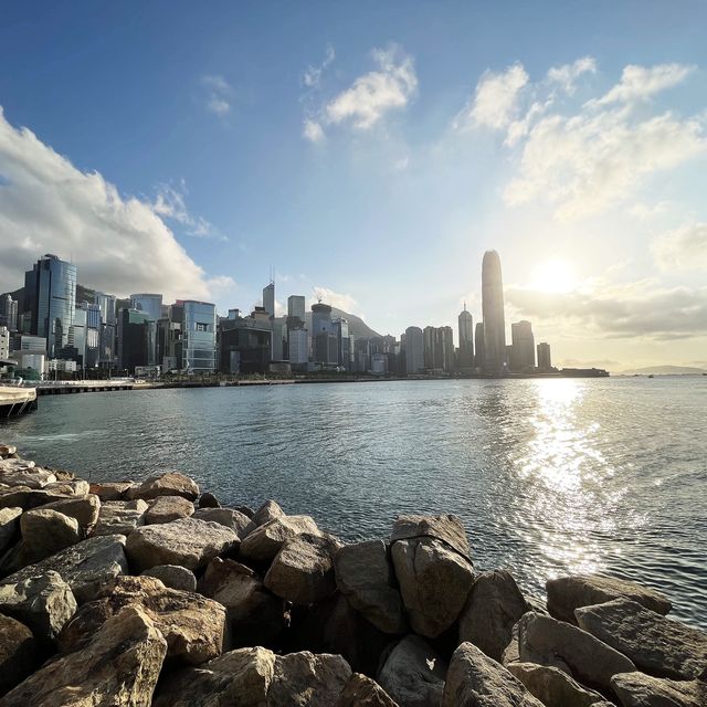 覽維港景色，漫步中西區海濱長廊中環段