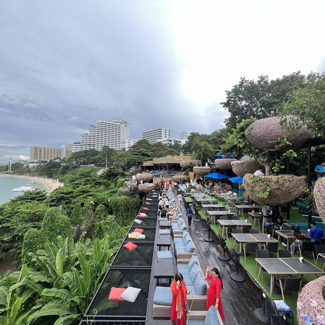 打卡泰國芭提雅懸崖鳥巢餐廳