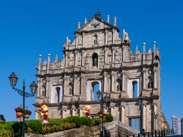 Lost in the Enchanting Water City of Macau, Meeting the Ruins of St. Paul's