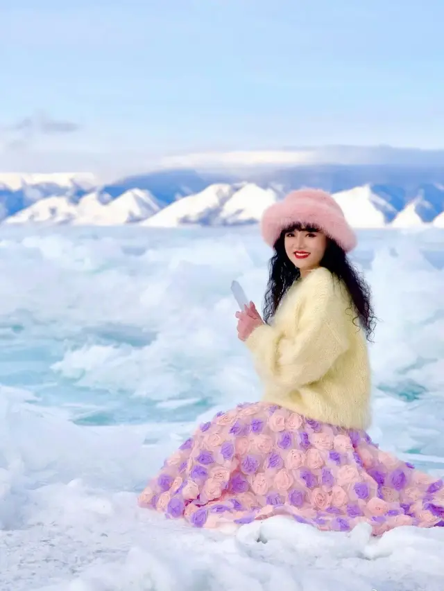 This is the 'Beside the Lake Baikal' sung by Li Jian