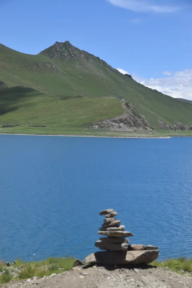 Yamdrok Lake | The turquoise earrings scattered by the goddess