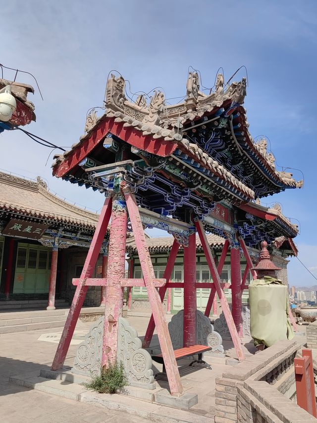 白塔寺，明正統十三年（1448)，由鎮守甘肅內監劉永誠在白塔古剎遺址上重建