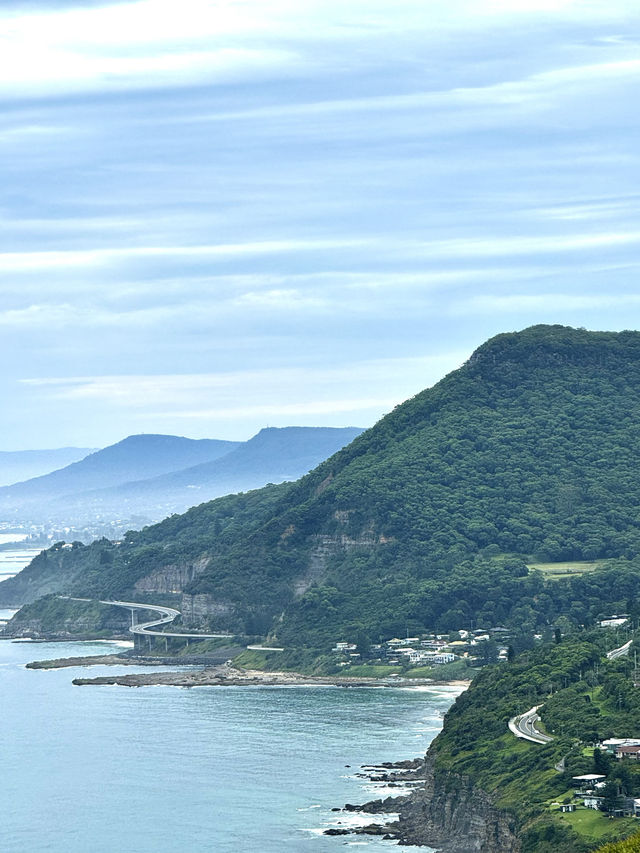 在悉尼的後花園臥龍崗，懸崖邊的海崖大橋