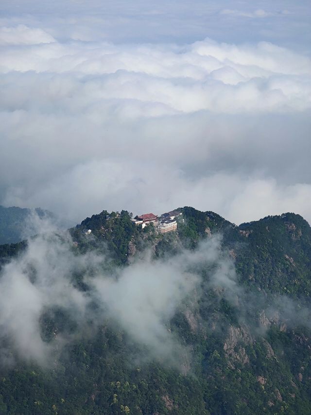 安徽池州九華山99米高的地藏菩薩令人嘆為觀止