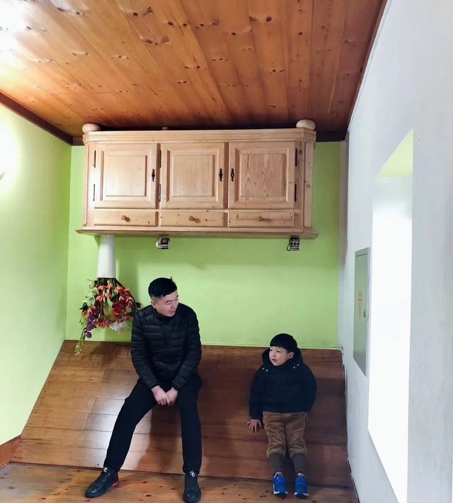 一座可以倒立的房子來普吉島拍出帥炸朋友圈照片倒立屋神奇的體驗