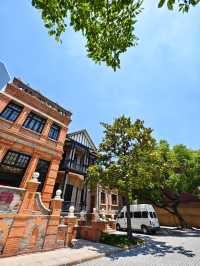 華山路263號，1899年英國人德萊蒙德的私人佳宅，後來成了光明食品集團的辦公地，現在成了老字號品牌館