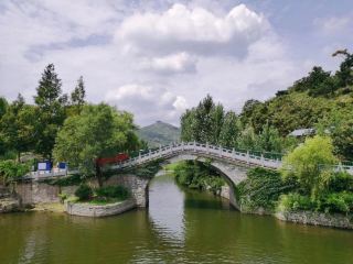 Yunpu Dongtian, Linyi, Shandong | Secluded Valley with Hanging Waterfall, Stone Forest and Drunken Lake.