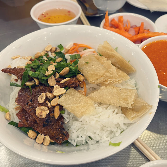 나트랑에서 꼭 먹어봐야하는 넴느엉 현지인 맛집🍽️