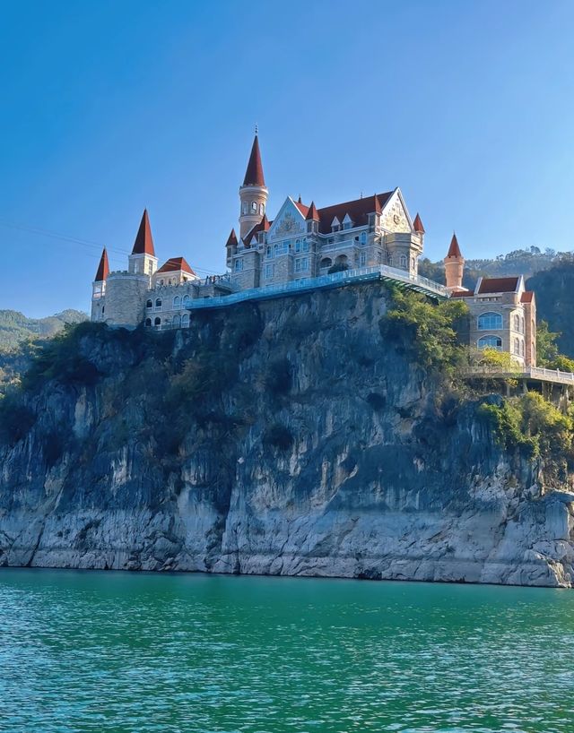 探秘夢幻吉隆堡：一場穿越至童話世界的城堡之旅。