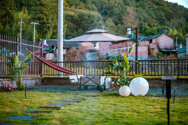 山山唯落暉｜瑪御谷溫泉小鎮。