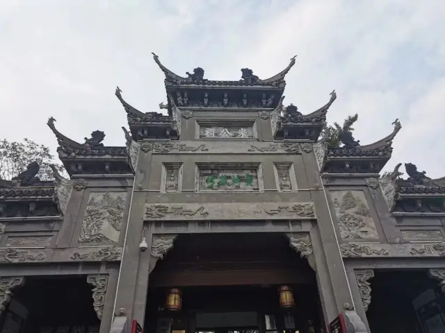 Mifu Temple, a must-see attraction in Xiangyang