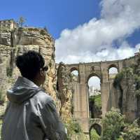  Title: Ronda: A Timeless Jewel Suspended in the Sky ✨🌉