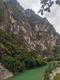 巴拉格宗之香格里拉大峽谷
