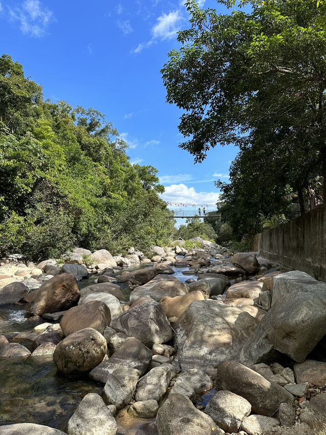 🌊 Lingshui Waterfalls: A Tropical Escape 🌿  