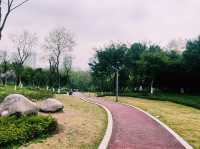 重慶市九龙坡區著名景點：彩雲湖公園，適合拍照打卡、週末閒暇度假地！ 
