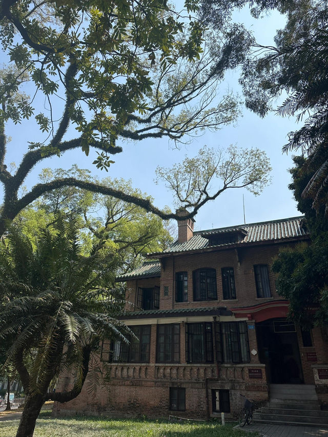 中大南校區：嶺南學府的詩意華章