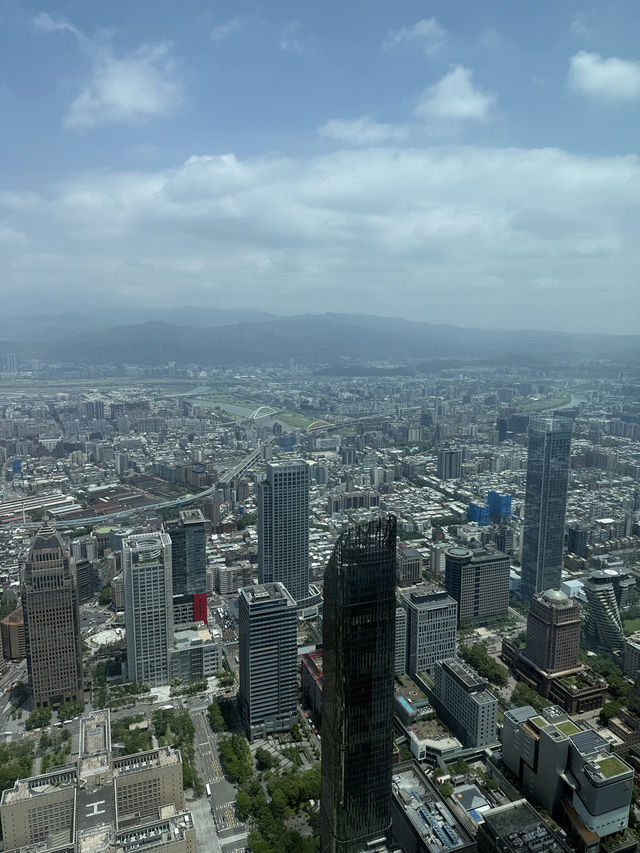 The View From The Top Of Taipei 101, The Best Way to See The City!