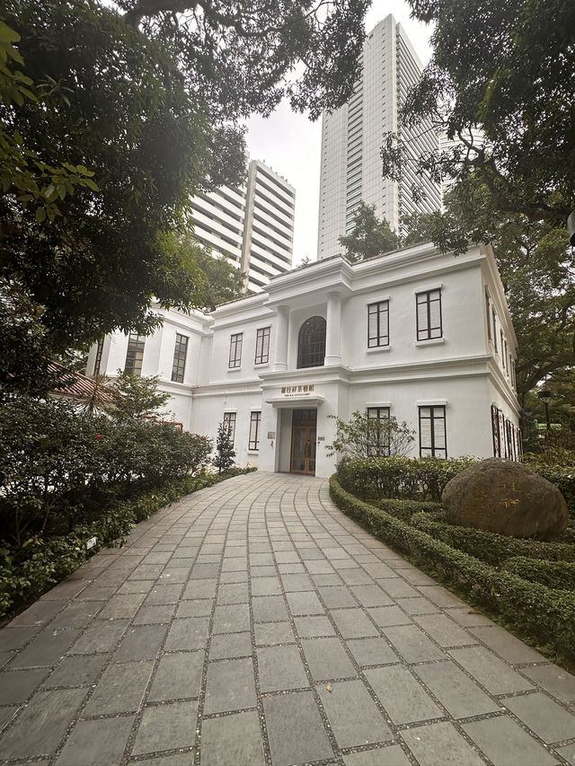 Hong Kong Park, A Stunning Garden Surrounded By Colossal Hong Kong  