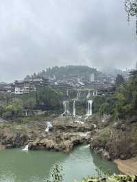 Wonderful waterfall ! 