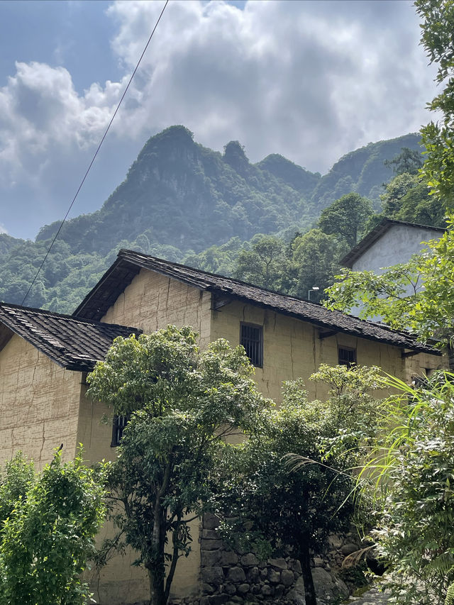 朗沖，雲端上的村落