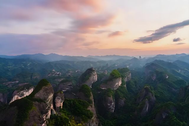 湖南這座“丹霞仙山”才是真寶藏，人均1000玩到不想走