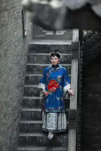補一個晉商少奶奶in太原古縣城