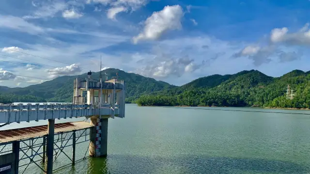 水庫6.8公里絕美步道