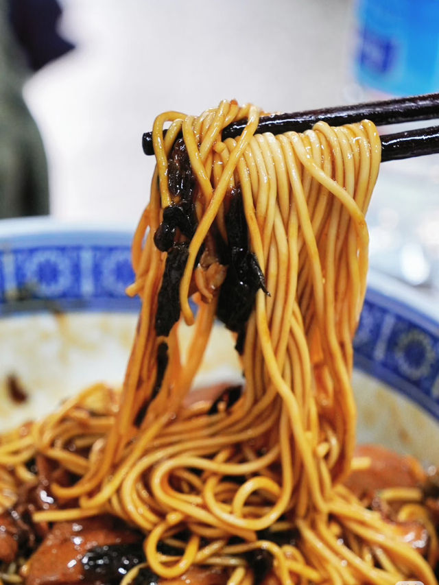 Shanghai Foodies: 7 Legendary Eats You’ll Regret Leaving Without Trying! 🥟🦀🔥 Shanghai Foodies: 7 Legendary Eats You’ll Regret Leaving Without Trying! 🥟🦀🔥