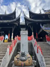 靈鷹寺：愛馬仕橙香味的寺廟，西昌最佳打卡點