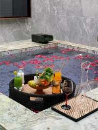 紅酒私湯唐山情侶約會已經next level了