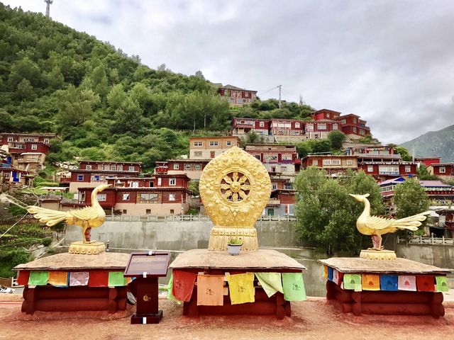 德格印經院,經版在暗室裡沉睡,文化在藏紙上流傳 德格印經院,經版在暗室裡沉睡,文化在藏紙上流傳