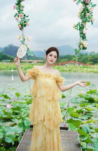 Qingyuan Fenglin Xiaozhen has taken over the entire lotus pond!