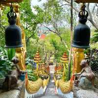 ลอดถ้ำใบโพธิ์ ณ วัดชะอำคีรี