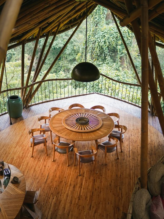 Bali | the biggest bamboo house on the island