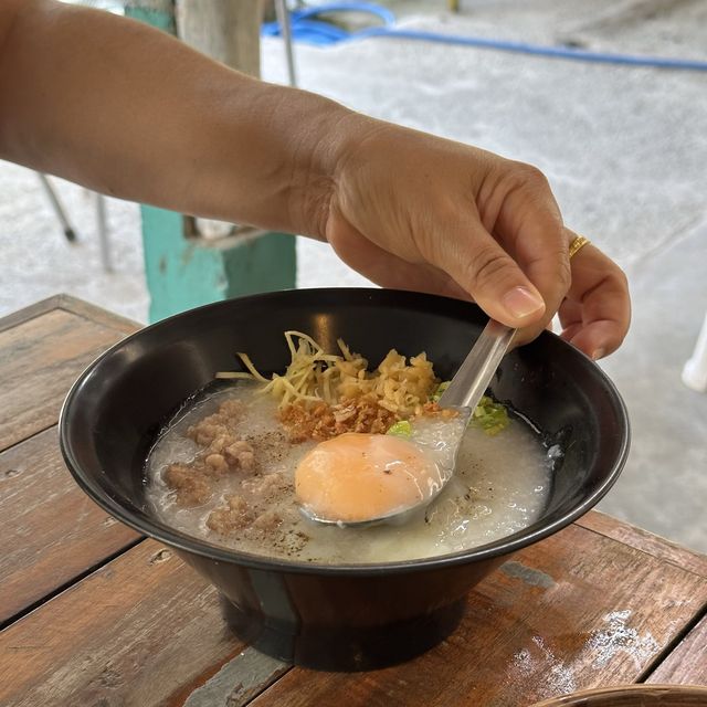 ซุปเปอร์ติ่มซำสนามบินภูเก็ต รองท้องก่อนบิน