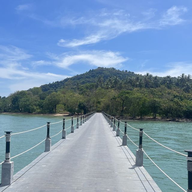 Island Escape by Burasari เกาะมะพร้าวภูเก็ต📍