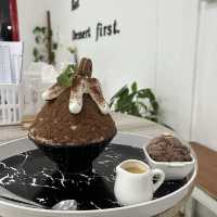 Midnight dessert ร้านขนมหวานเที่ยงคืน