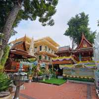 One Of The Oldest Temple In Bangkok! Not to Be Missed!