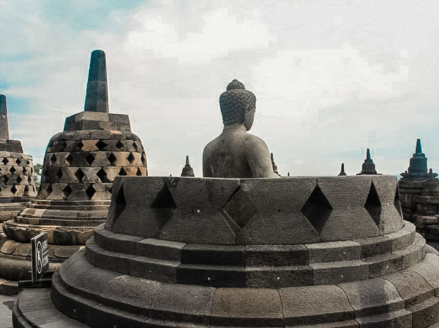มนต์เสน่ห์ “บุโรพุธโธ” 🇮🇩