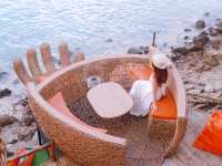 คาเฟ่ฟีลบาหลี โทนสีส้ม ใกล้หาดป่าตอง