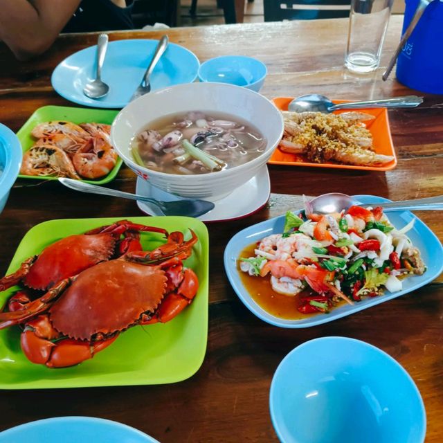 บางพัฒน์ หมู่บ้านริมฝั่ง กลางทะเล