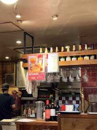 東京【新宿】ピザ500円から〜！手軽に入れるワインバー