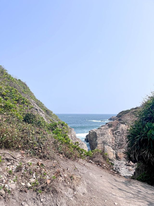 【景色十分優美的四面環海島嶼】