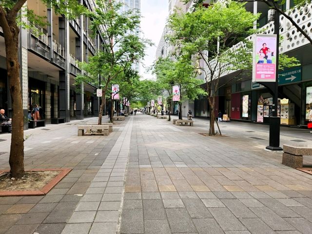 【台北】信義新天地：由4個館組成的大型購物天地