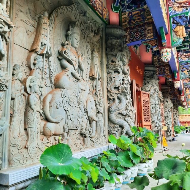 The Amaing Ten Thousand Buddhas Monastery in Ngong Ping