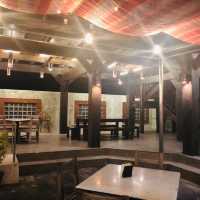 為了美麗的夕陽，所有等待都值得。在Pantai Restaurant ，別急著吃飯！