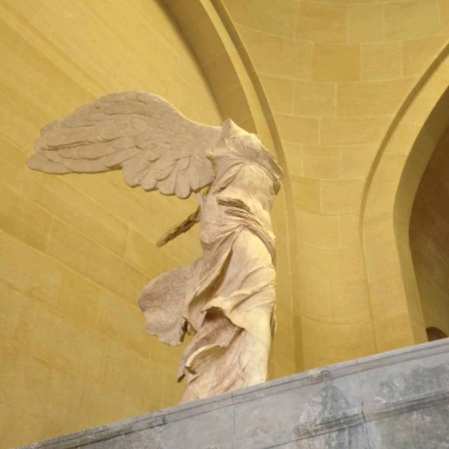 最近、邦画のロケ地になったりと、話題のルーヴル美術館には、コロナ前の２０１９年に行った、ルーヴル美術館を思い出して。